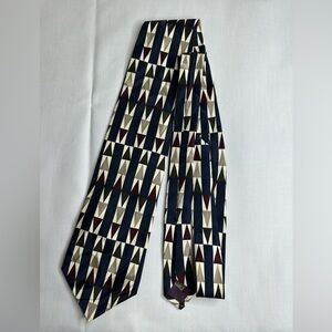 Structure Geometric Tie - EUC